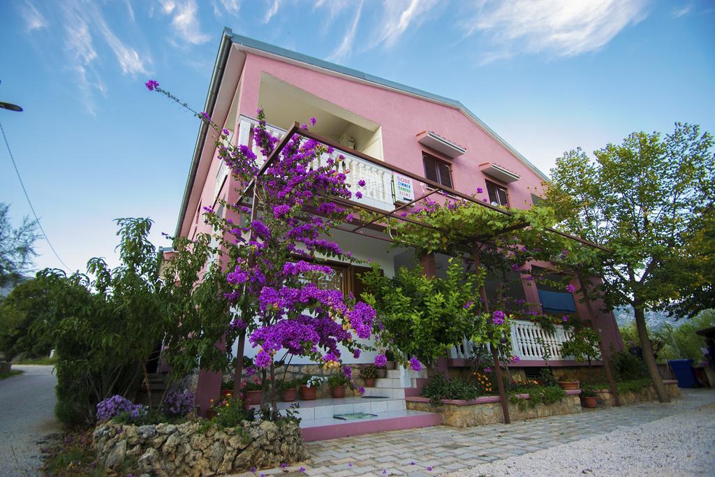 Apartments Zile Starigrad Paklenica Luaran gambar