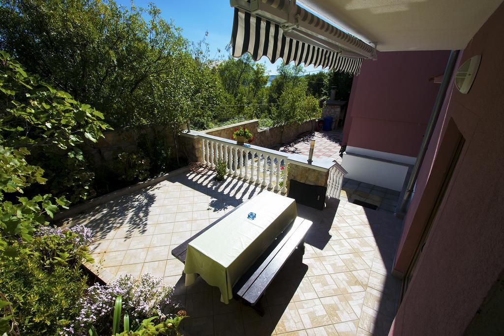 Apartments Zile Starigrad Paklenica Luaran gambar