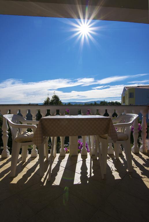 Apartments Zile Starigrad Paklenica Bilik gambar