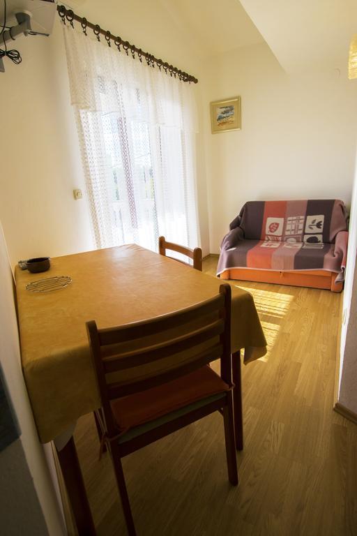 Apartments Zile Starigrad Paklenica Bilik gambar