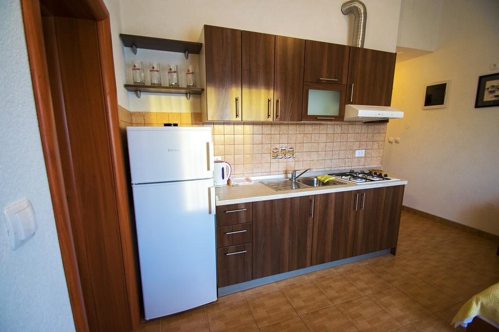 Apartments Zile Starigrad Paklenica Bilik gambar