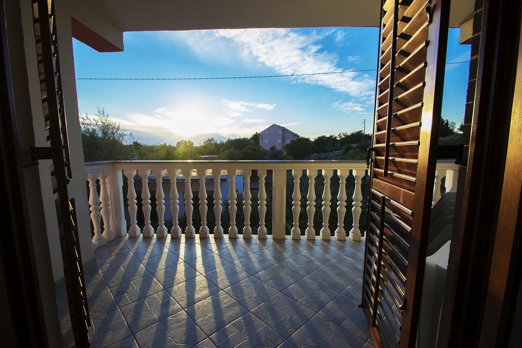 Apartments Zile Starigrad Paklenica Bilik gambar