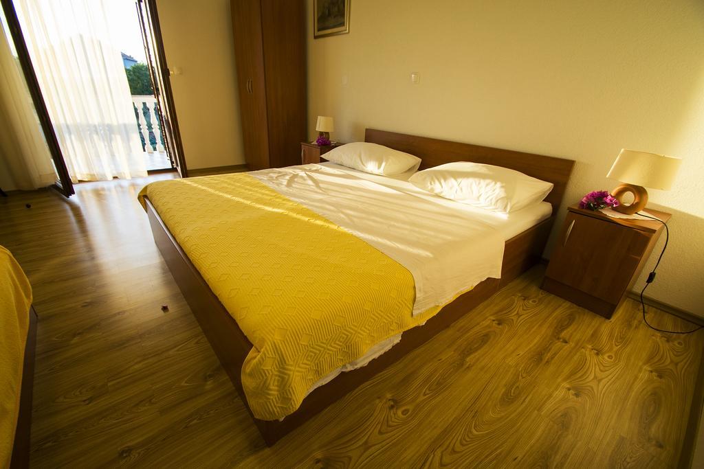 Apartments Zile Starigrad Paklenica Bilik gambar