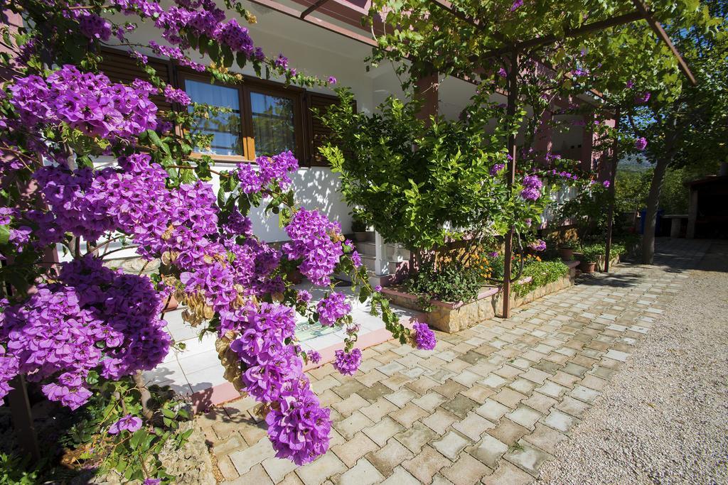 Apartments Zile Starigrad Paklenica Luaran gambar