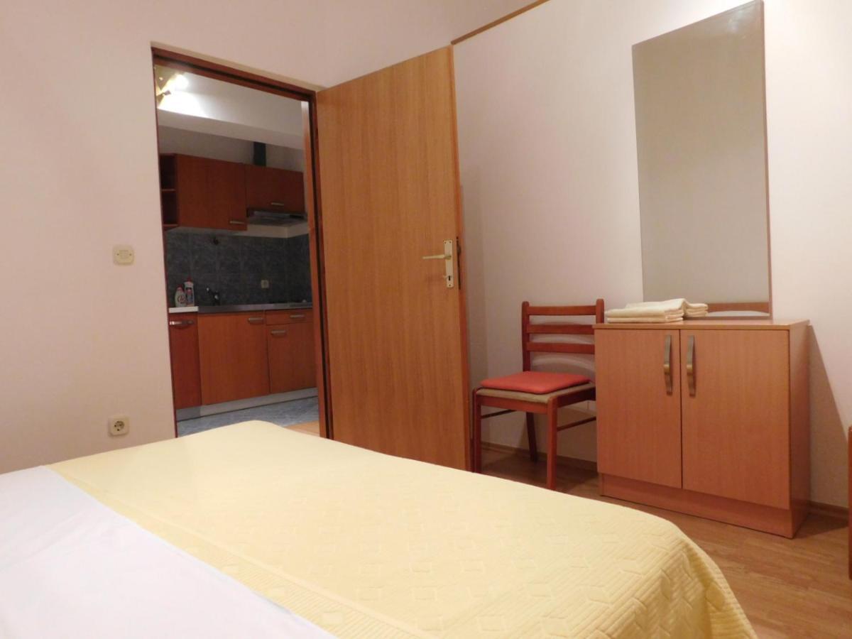 Apartments Zile Starigrad Paklenica Luaran gambar