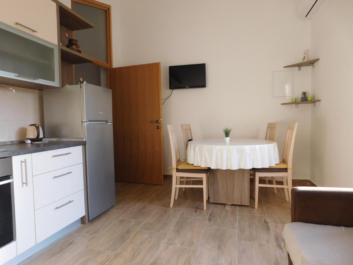 Apartments Zile Starigrad Paklenica Luaran gambar