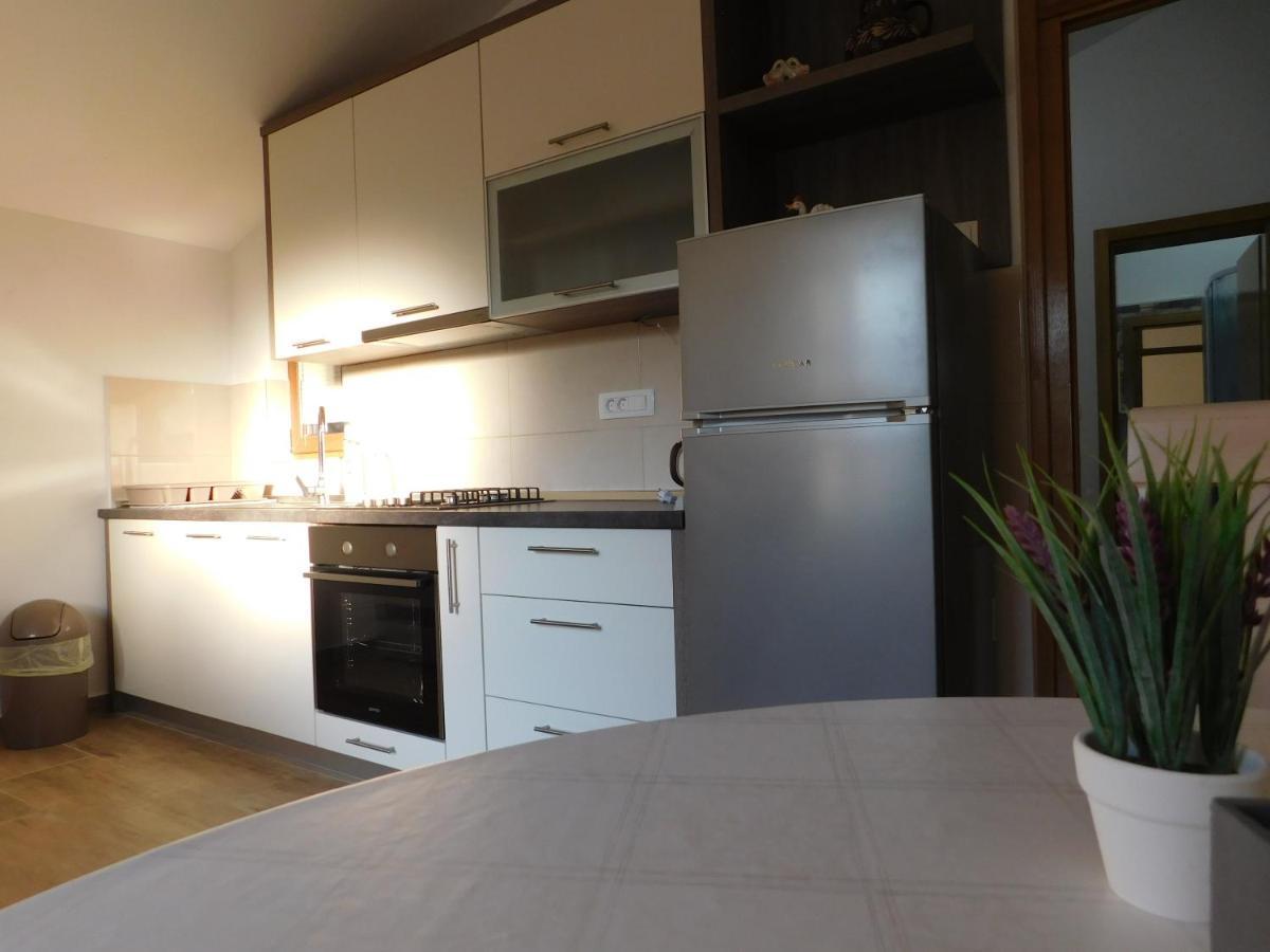 Apartments Zile Starigrad Paklenica Luaran gambar
