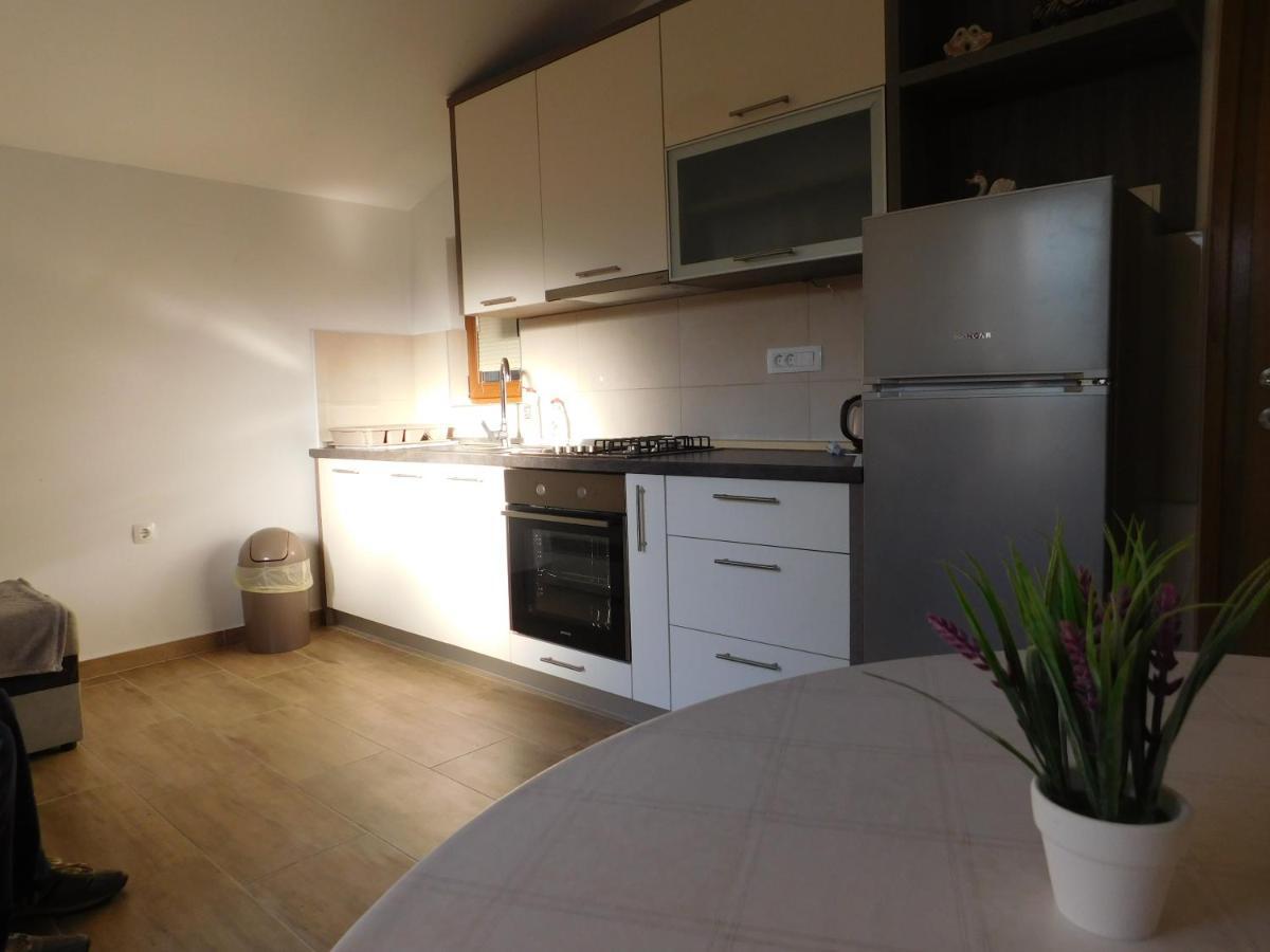 Apartments Zile Starigrad Paklenica Luaran gambar